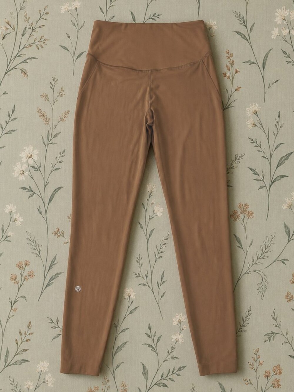 Lululemon Wunder Train High-Rise Tight 25” Size 6 Brown/Rust